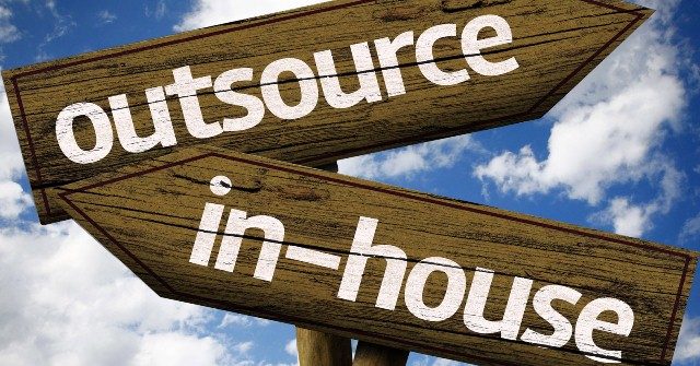 social media εταιρία